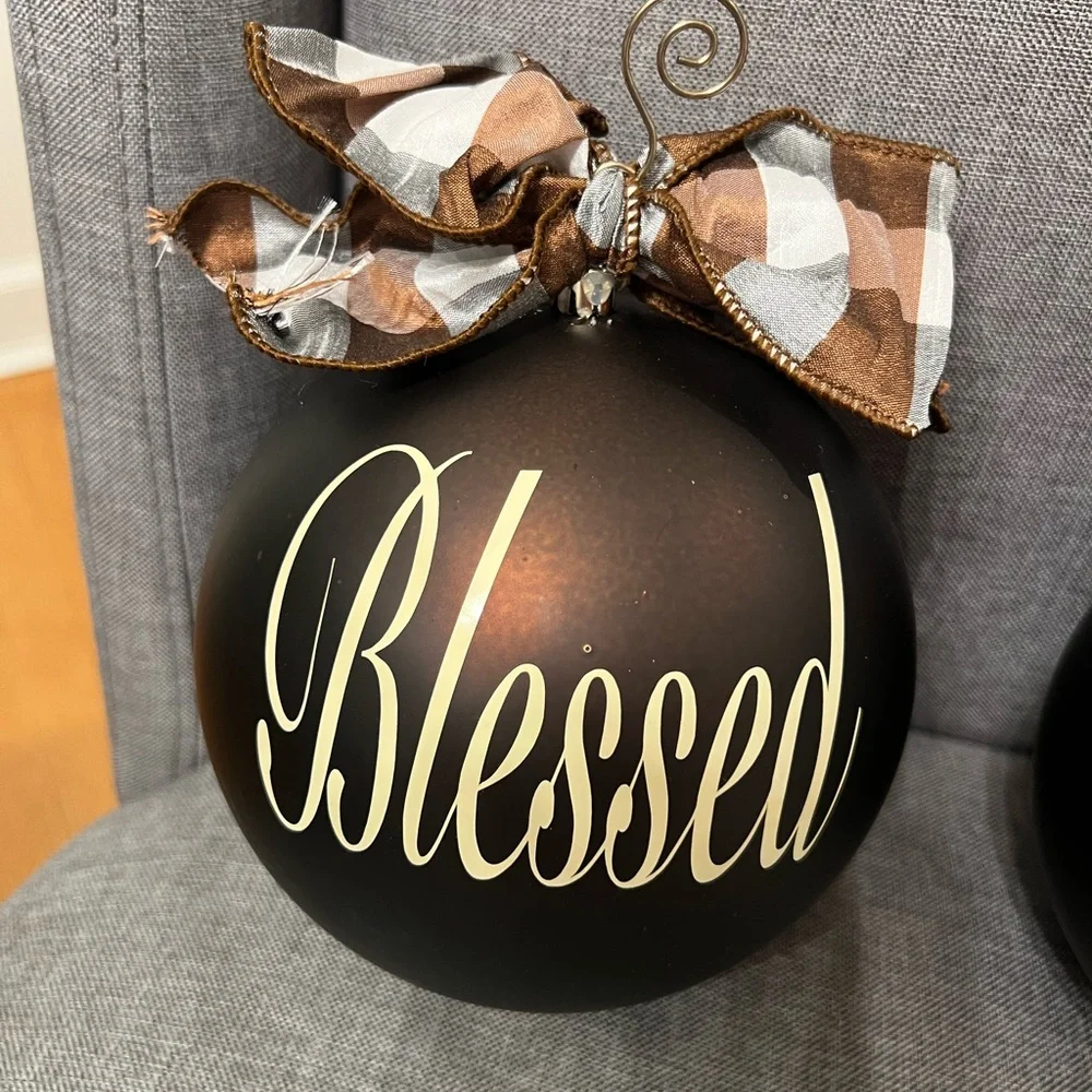 2 XL blessed & thankful glass ornaments